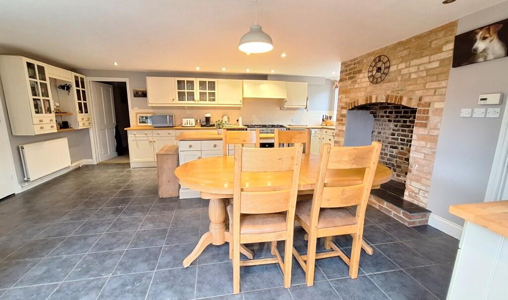 Kitchen/breakfast ro