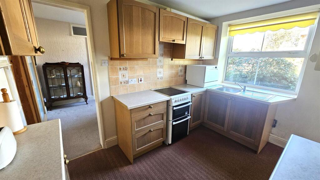 Further Kitchen.jpg