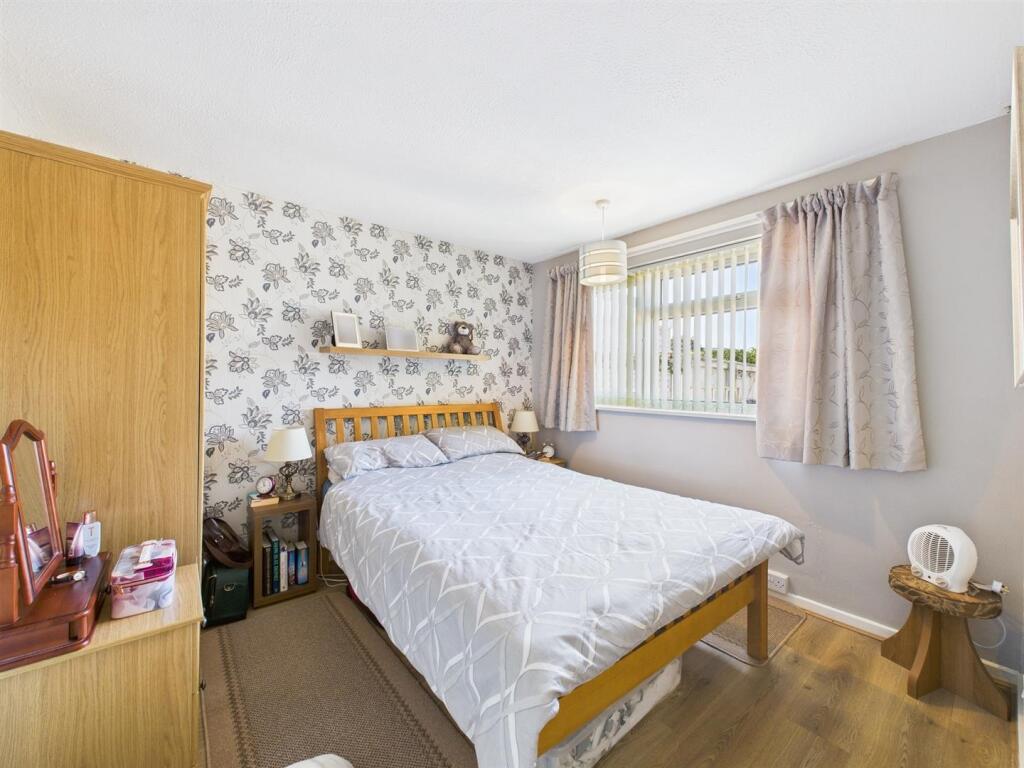 Bedroom: