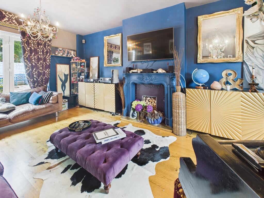 CAM05068G0-PR0032...