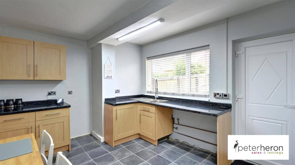 Breakfasting Kitchen