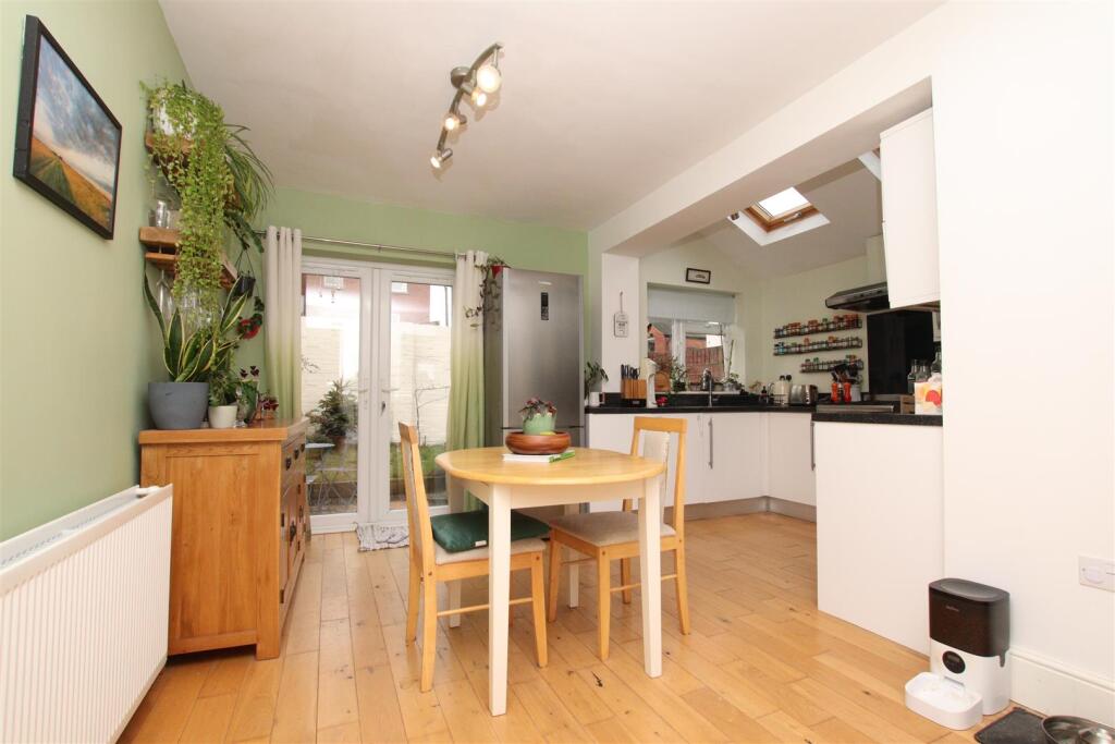 Kitchen Breakfast Room.JPG