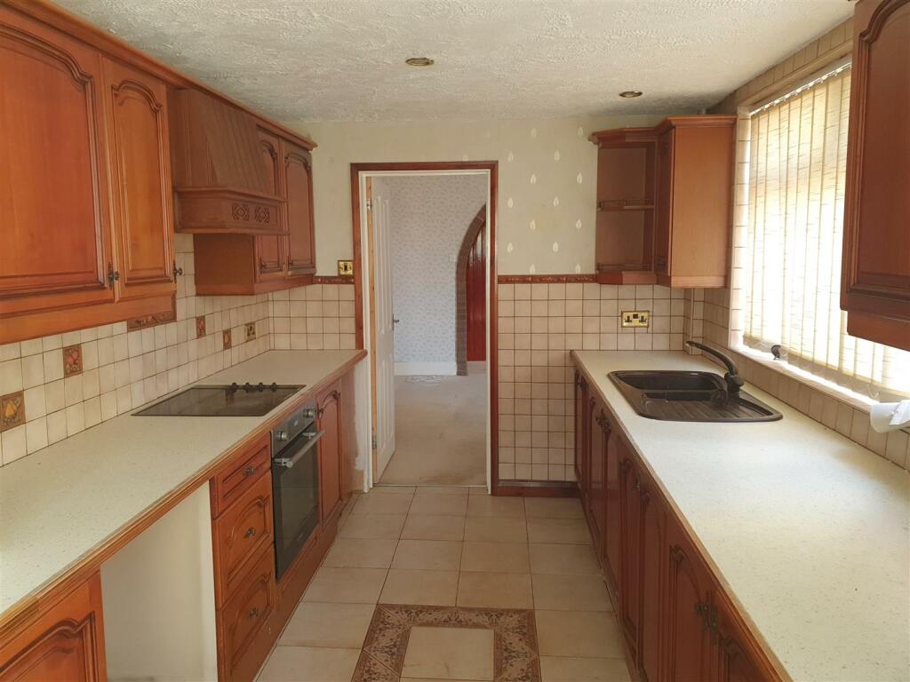 EXTENDED DINING KITCHEN