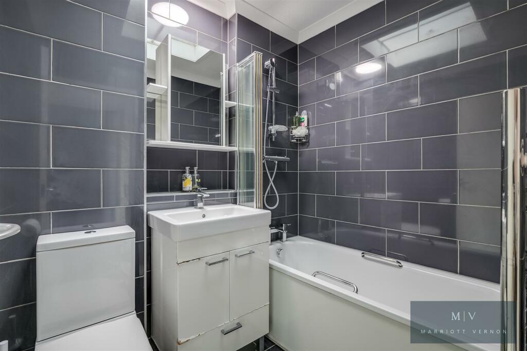 Caroline Close 11-14.jpg