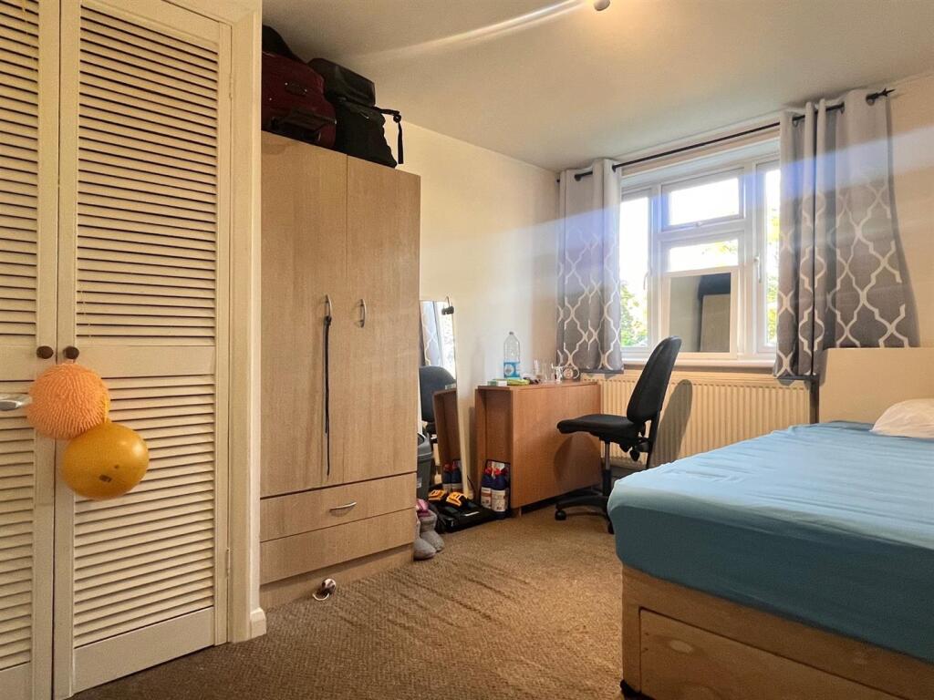bed 2.1.jpg