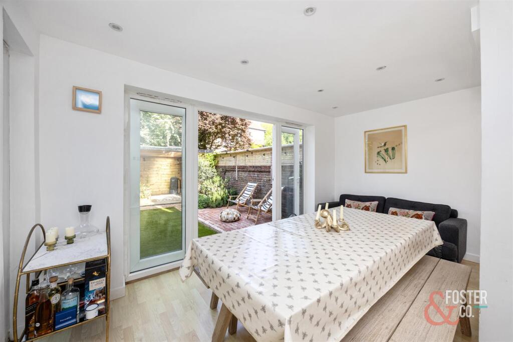 Burton VIllas, 6-015.jpg