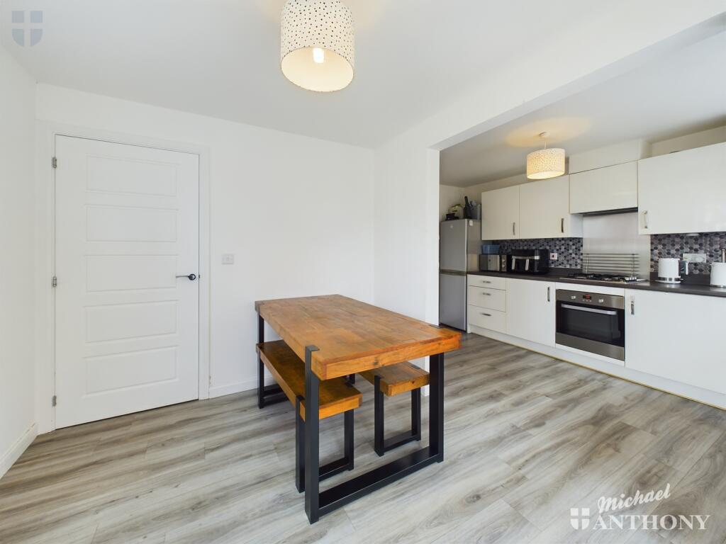 CAM03852G0-PR0034-STILL007