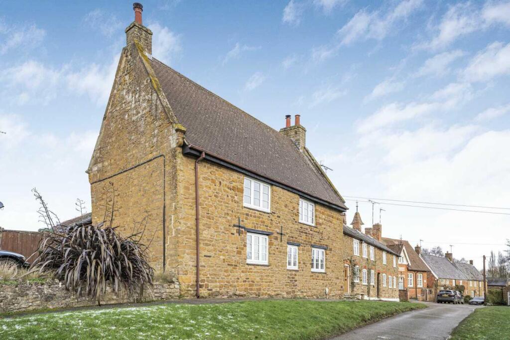 Barleymow, The Green