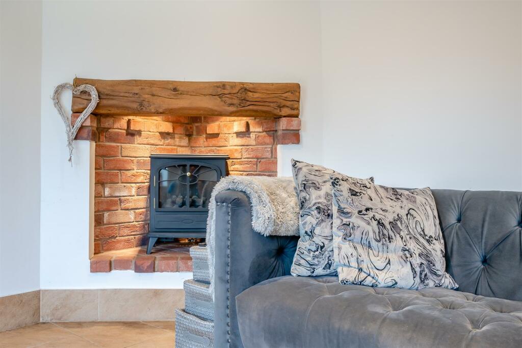 8627610-interior20.jpg