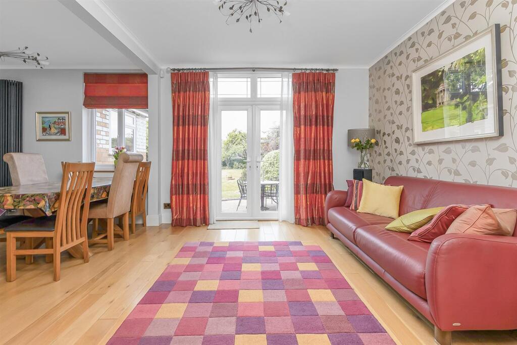 12 Longrood Road (24).jpg