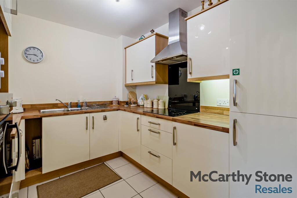 8670767-interior03-800.jpg