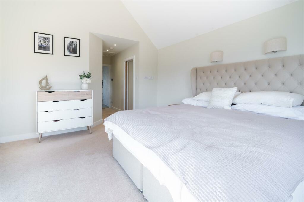Bedroom 4-4.jpg