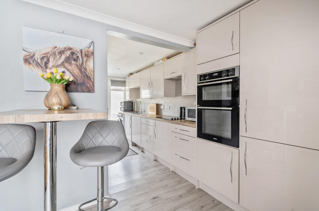 1346389-7-68b1b3a...