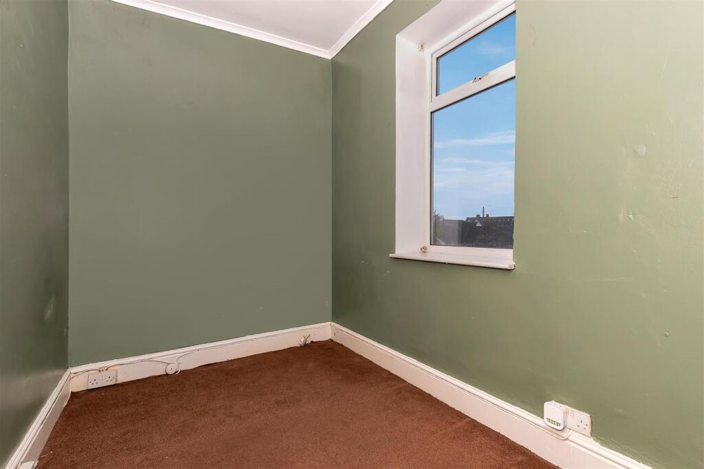 Bed 3.jpg