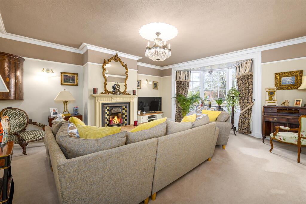 Living_Room_2_fire.jpg