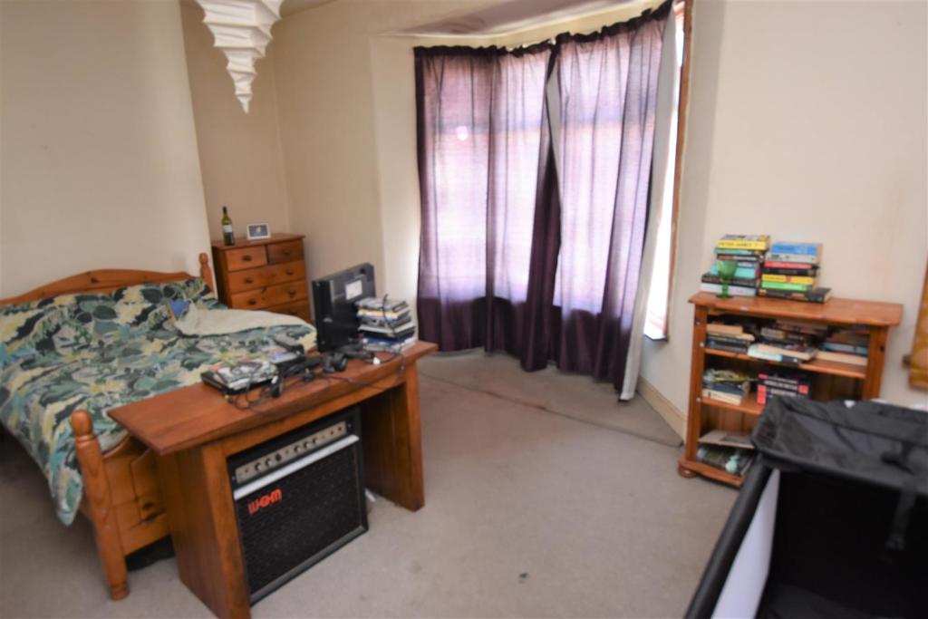 Bedroom One.jpg