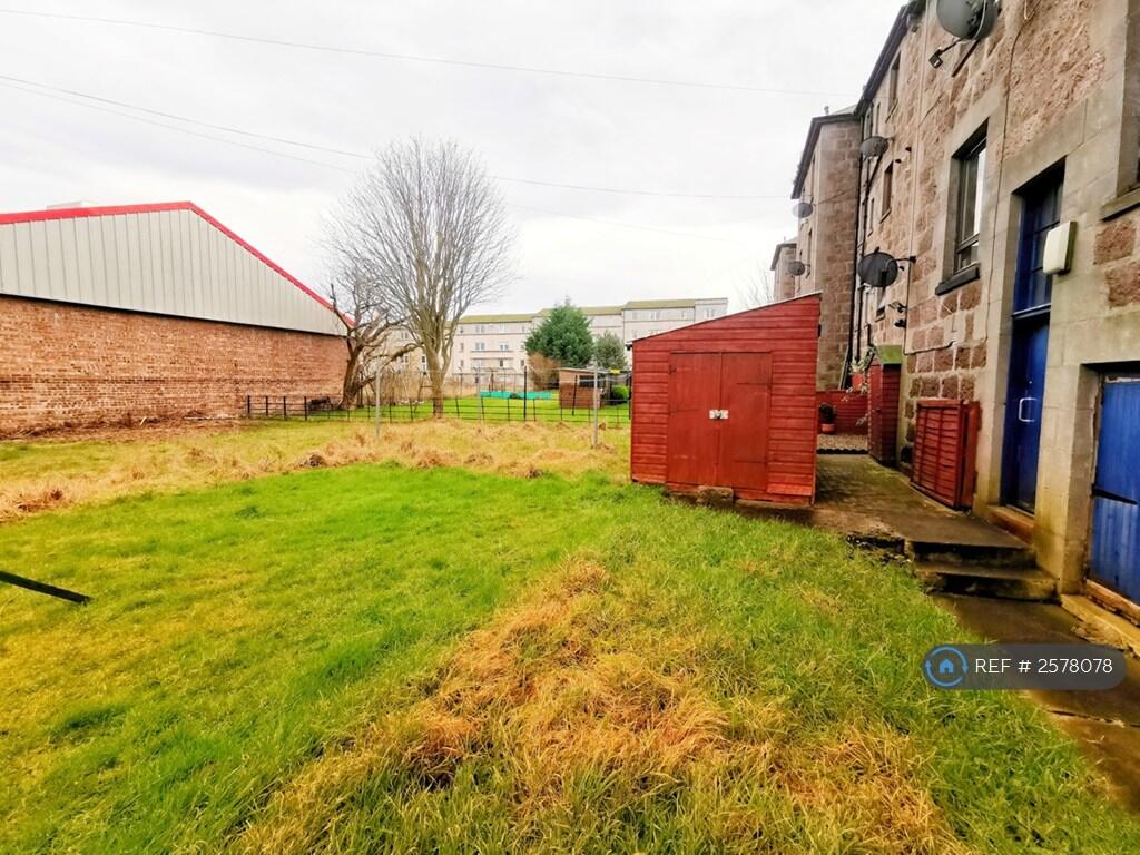 Exterior - Back Communal Garden