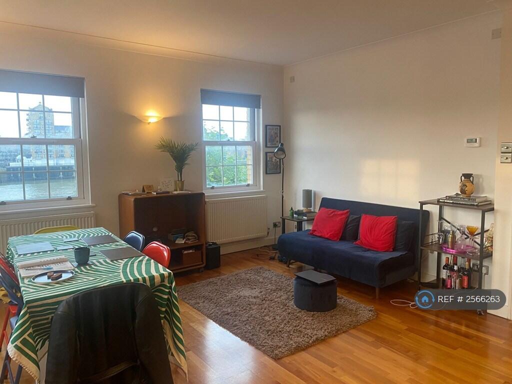 Open Plan Living Room/Kitchen