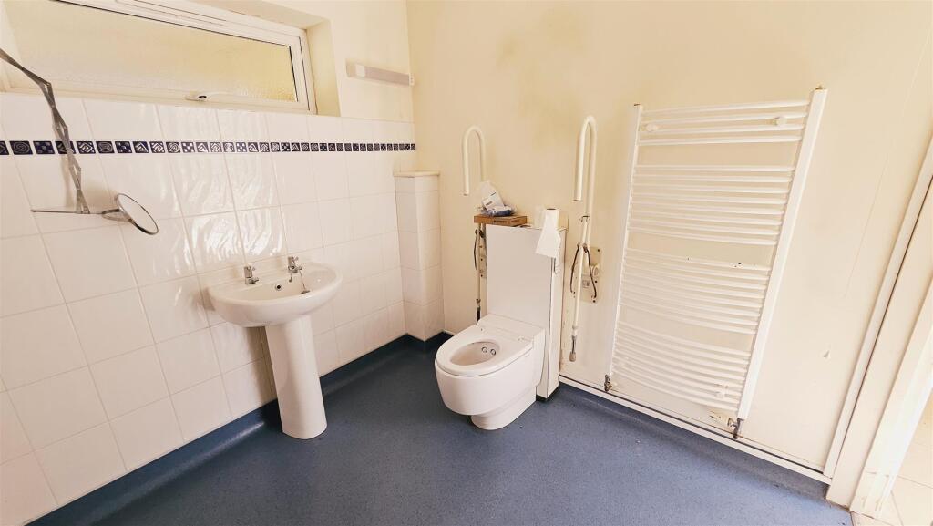 Wet Room.jpg
