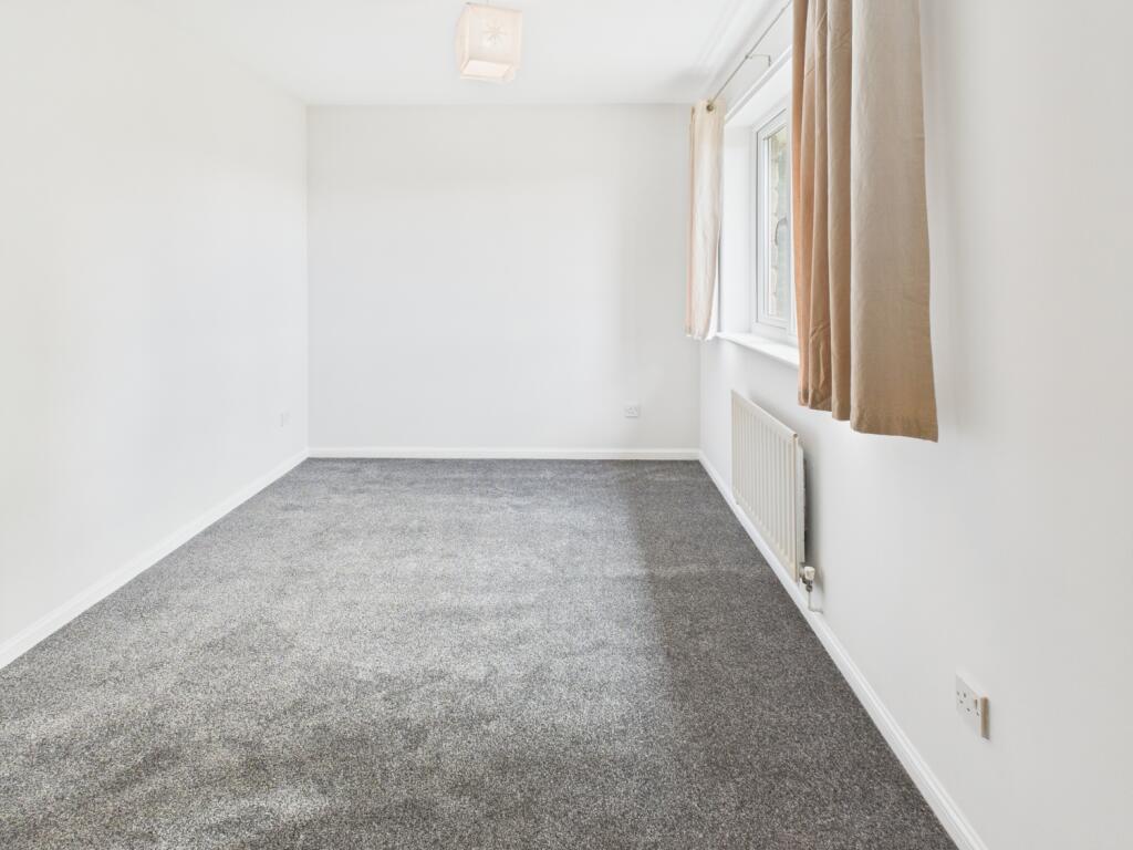 CAM04233G0-PR0031-STILL012