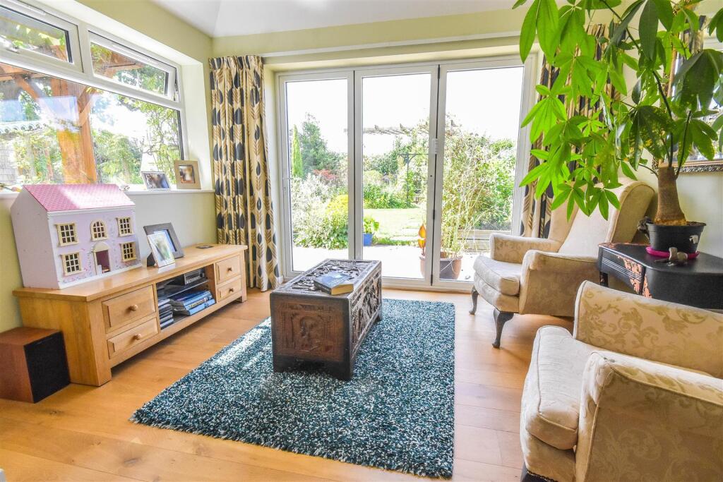 LIVING ROOM/SUN ROOM