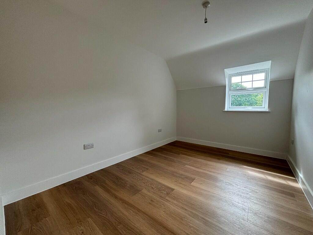 2 Double Bedrooms 