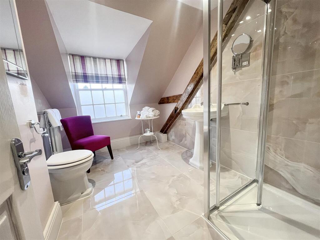 Ensuite