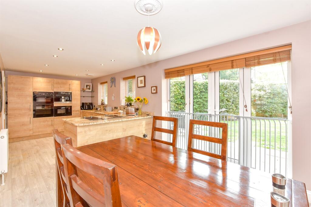 Kitchen/Breakfast Room
