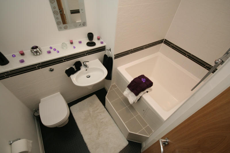 Omni Tub En-Suite
