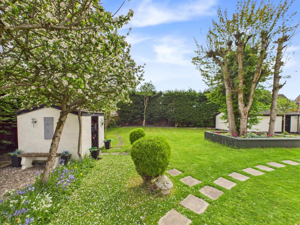 CAM02386G0-PR0125-STILL004