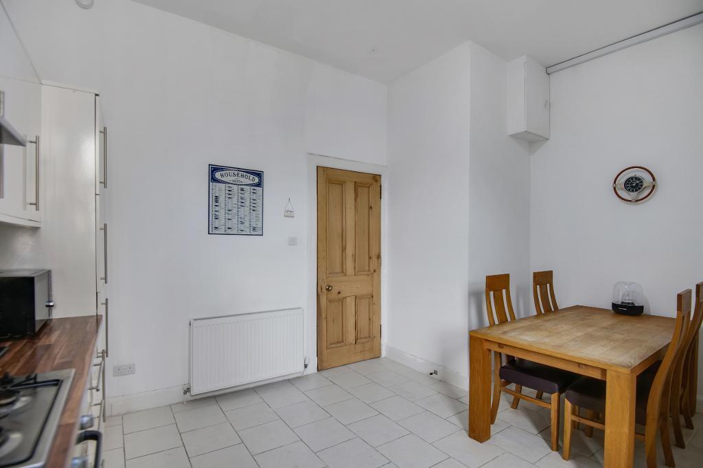Kitchen/ Dining Area