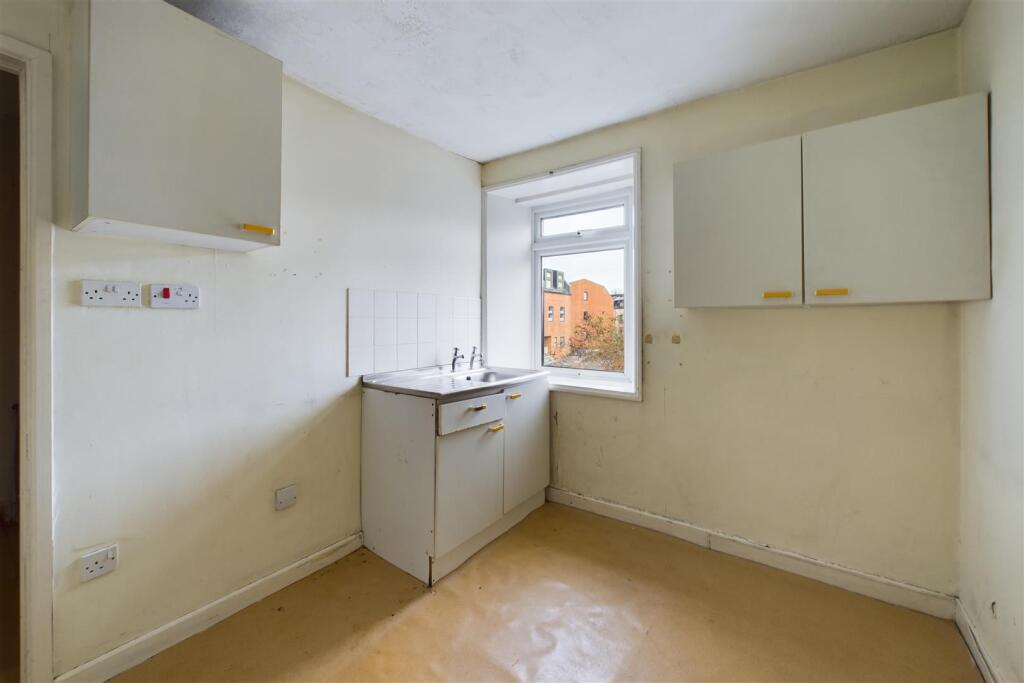 14 Lower Church Street, Chepstow, NP16 5HX | Freeh