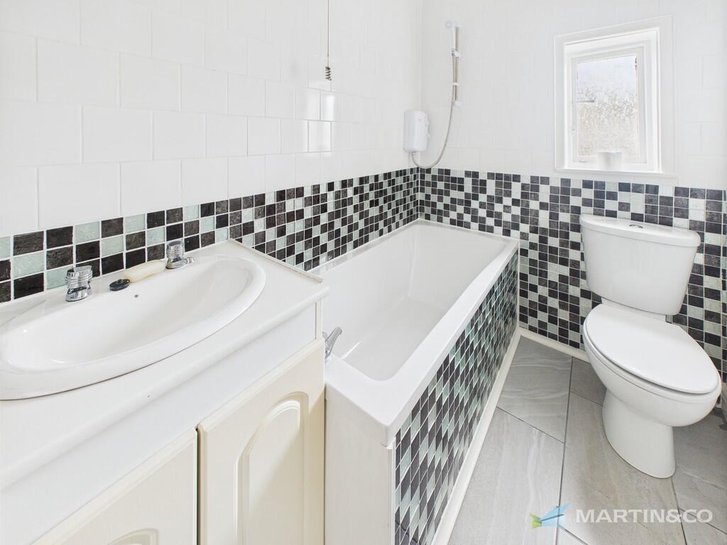 CAM02318G0-PR0523...