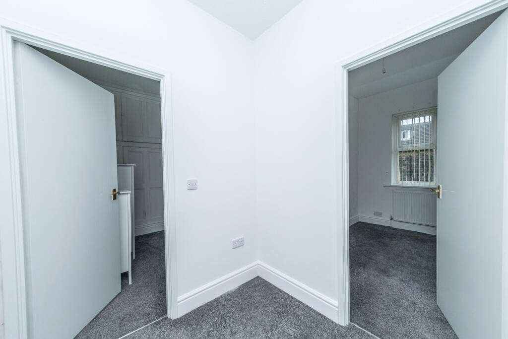 31 ZOAR STREET MORLEY LEEDS LS27 8JB