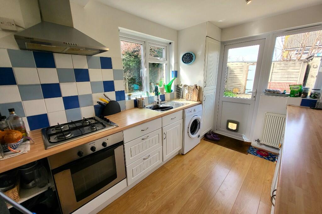 Kitchen (2) 