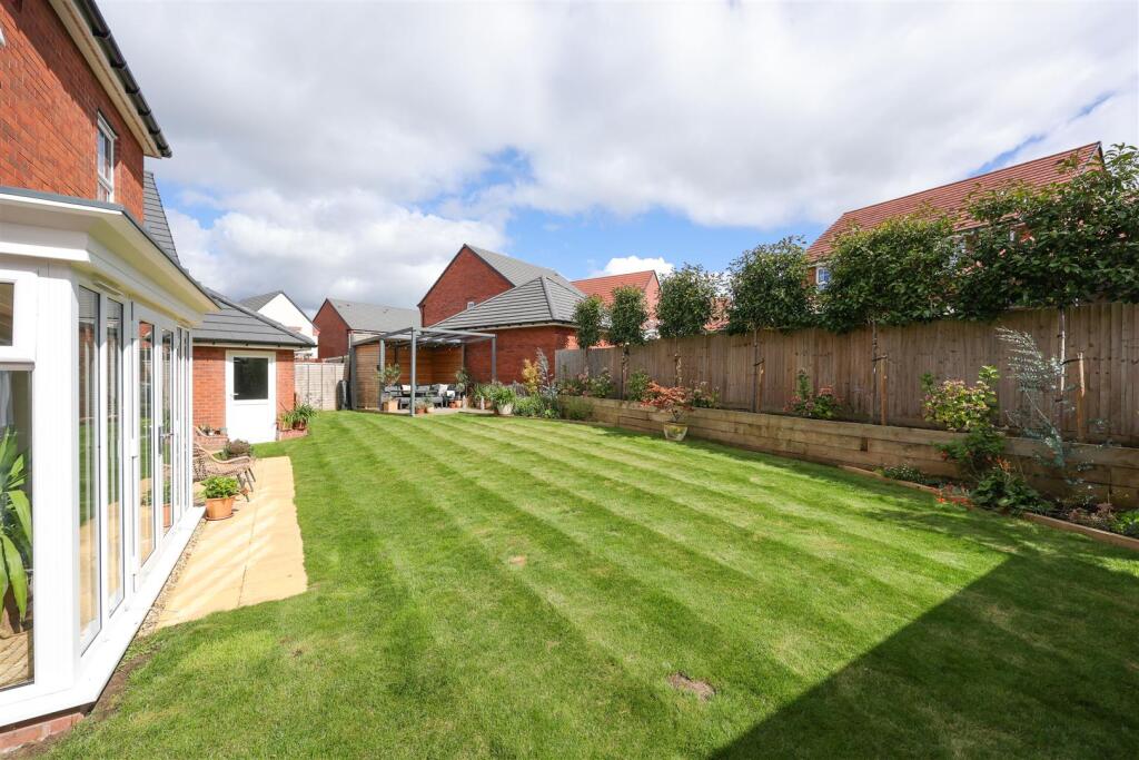 11 Pippen Drive 1.JPG