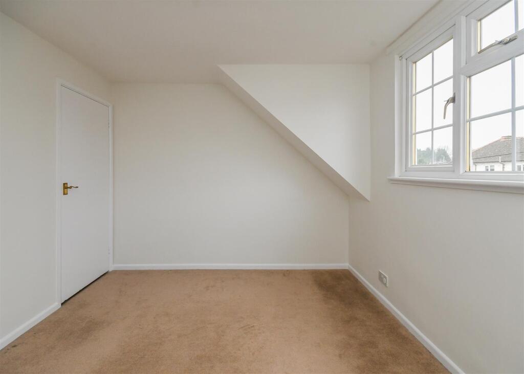 2c Blackburn Avenue - Bedroom 2.jpg