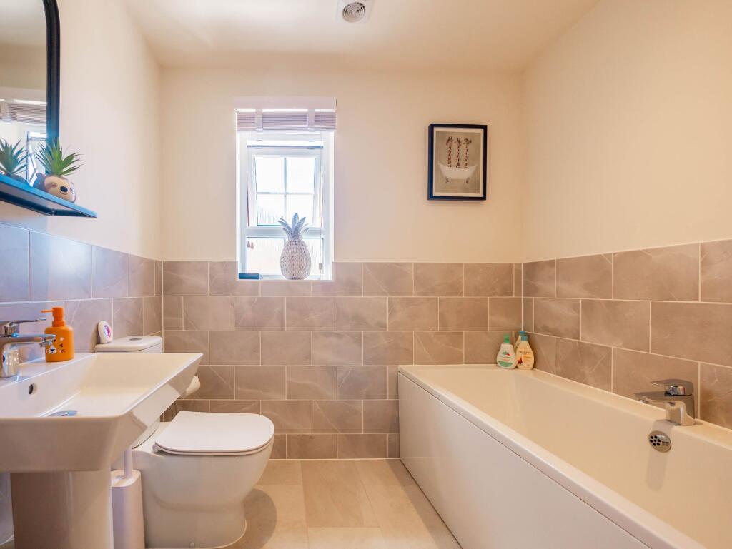 Family Bath &amp; Shower Room