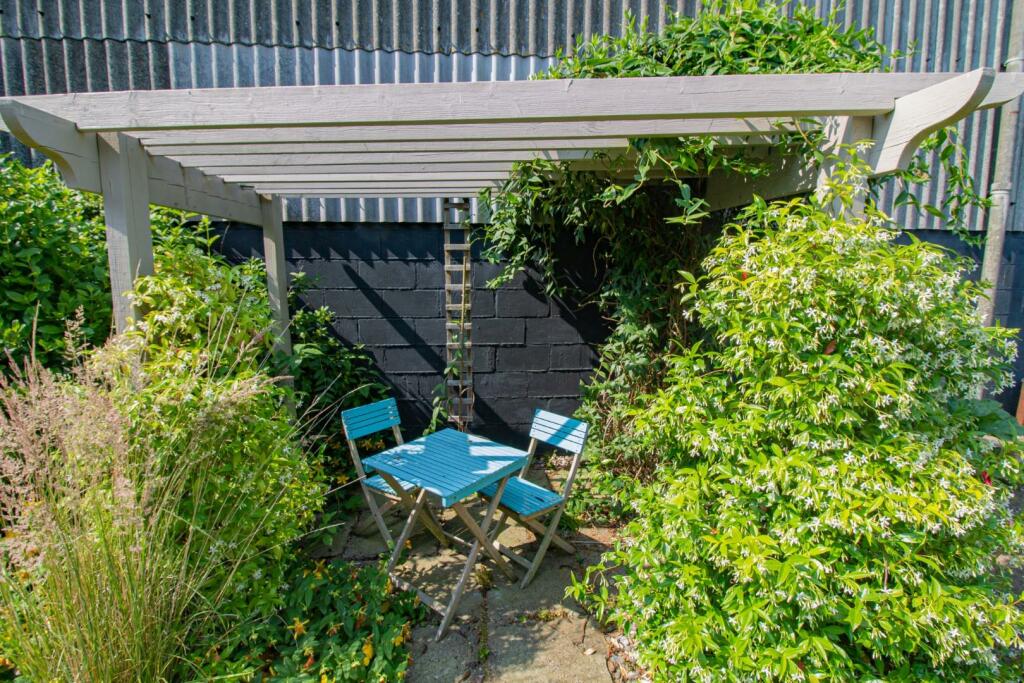 The Annexe, Granary Barn [Pergola].jpg