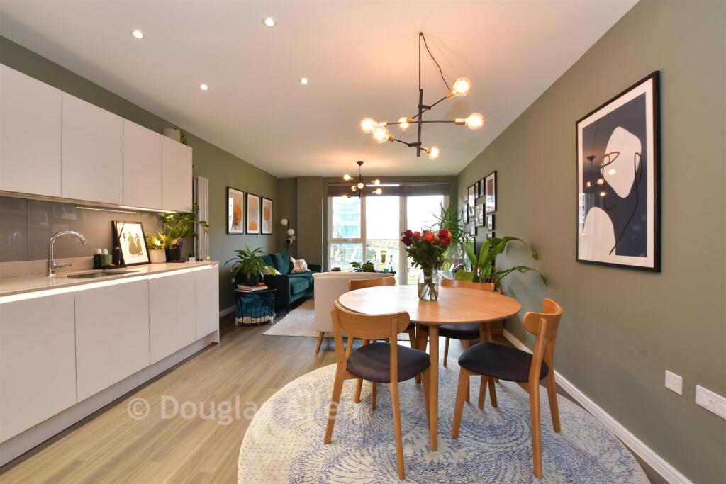 Lounge/Kitchen /Dining Room