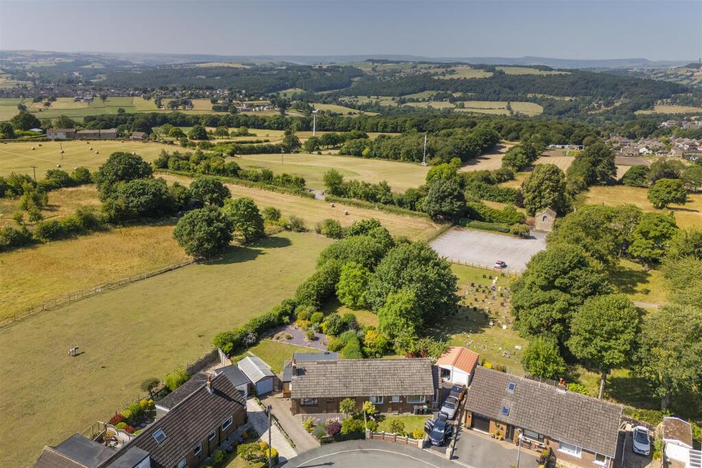 Bramleys Estate Agents - Lydgate Drive - Lepton (1