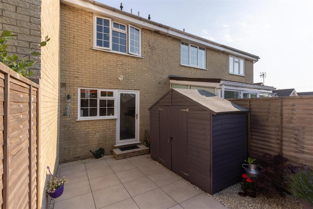 Paddock Close 9 External-5.jpg