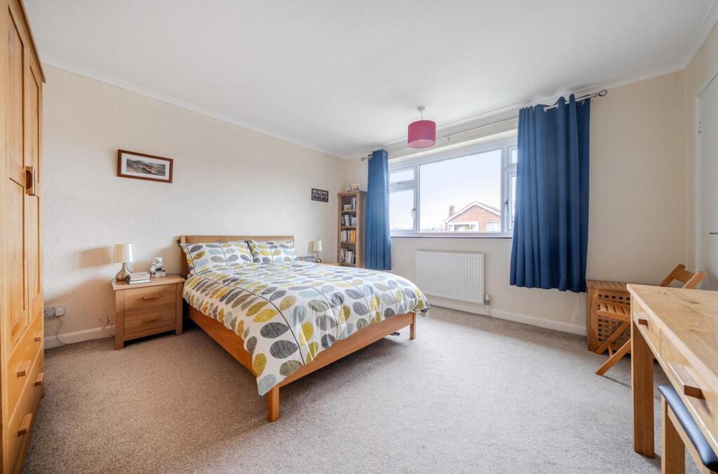 2 Gainsborough Crescent, Hillmorton (5).JPG