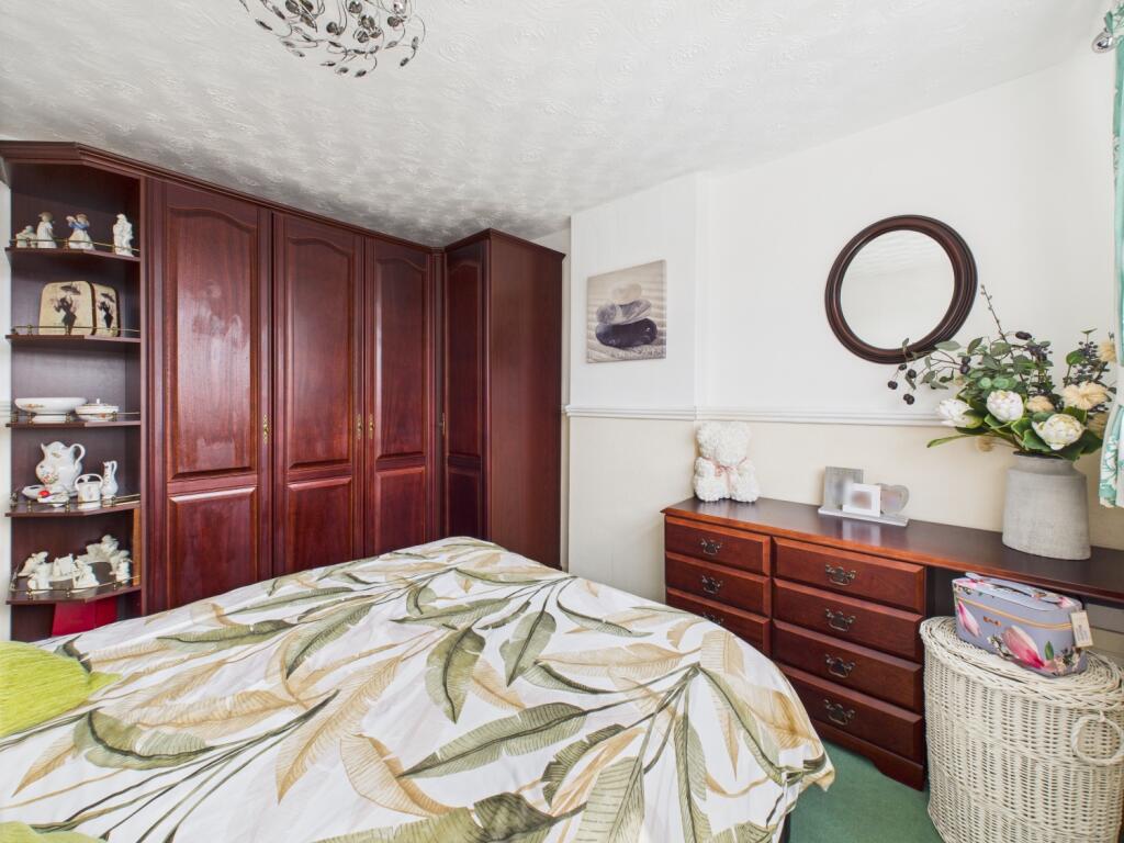 CAM03729G0-PR0073-STILL029