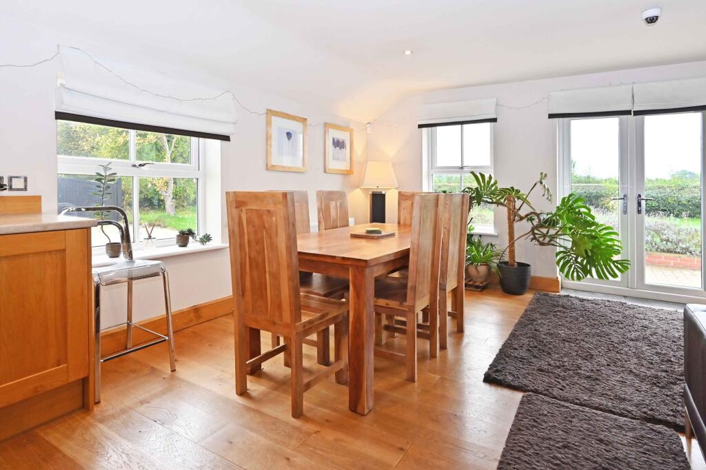 Dining/ family room