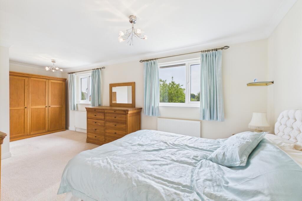 CAM03162G0-PR0312-STILL043