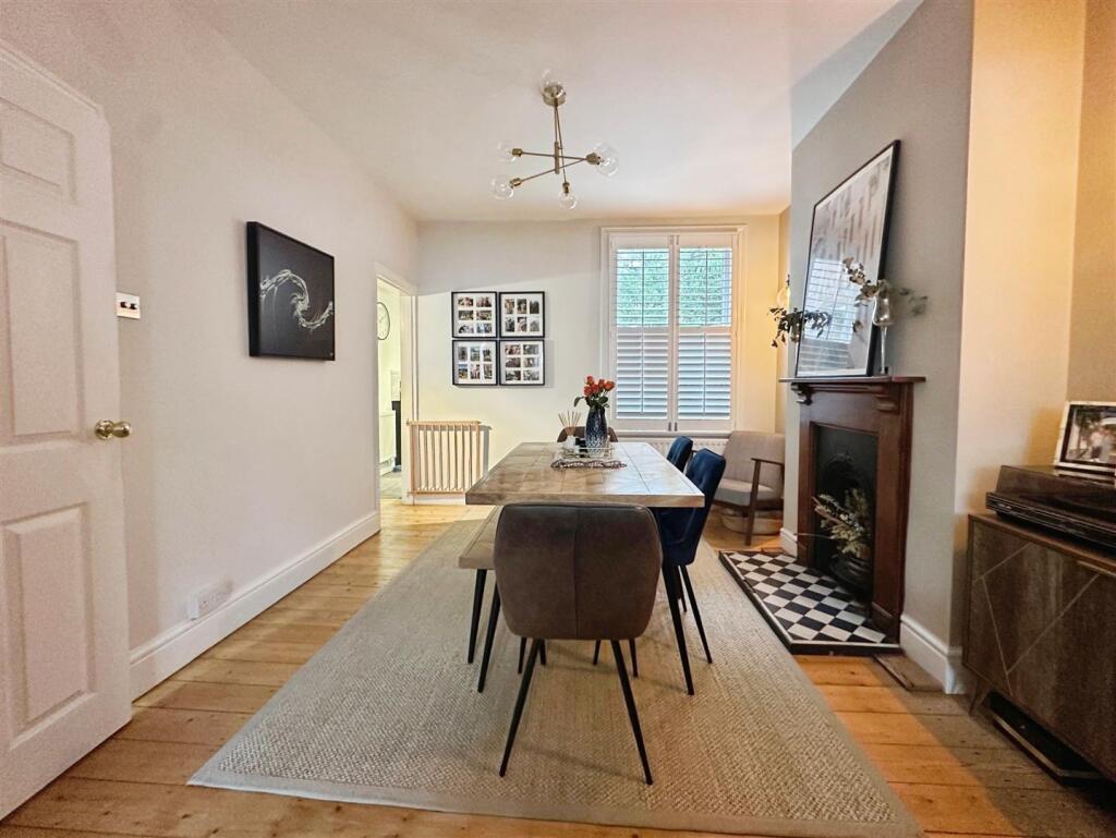 e9c41e46--4CBC-949E-69EB9595E9F3-85894-00001C1C23E