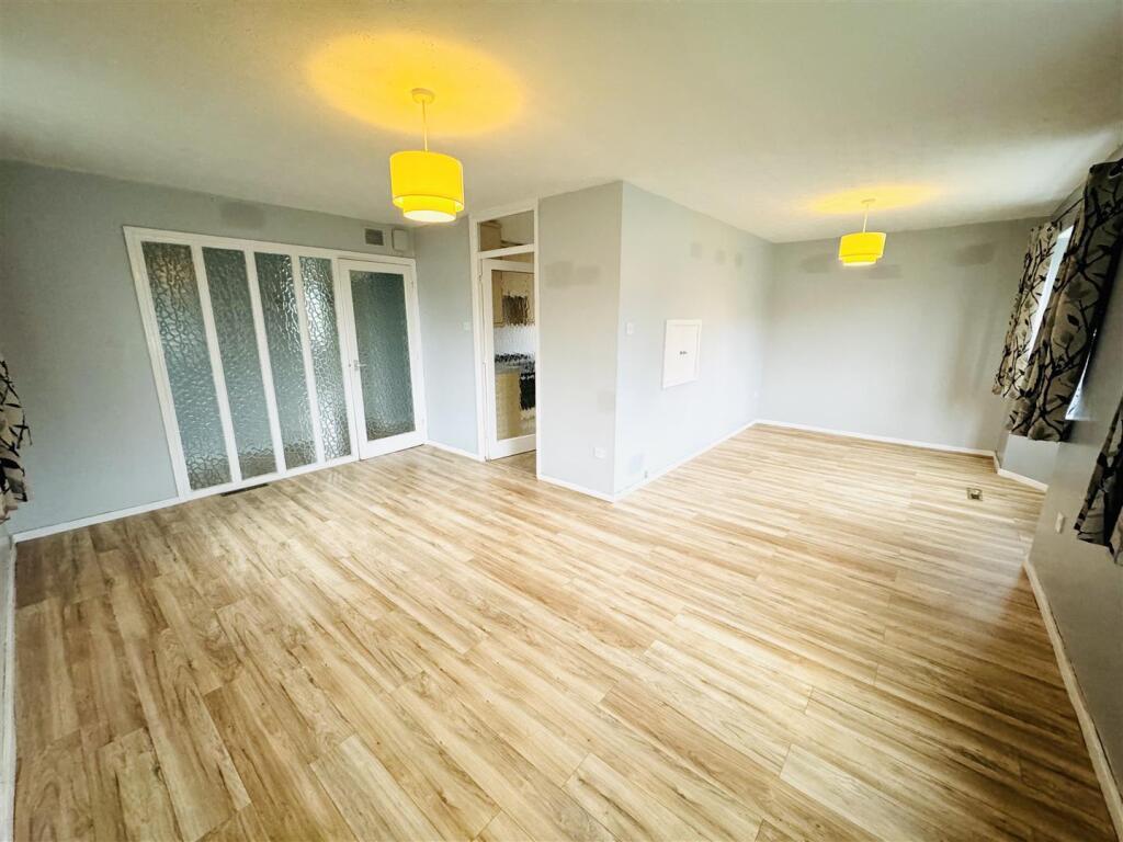 oxford way living room.jpg