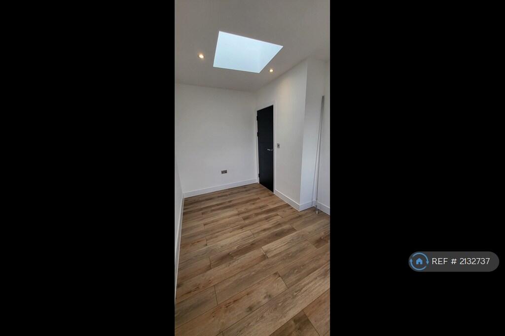 Flat 6a - Second Bedroom