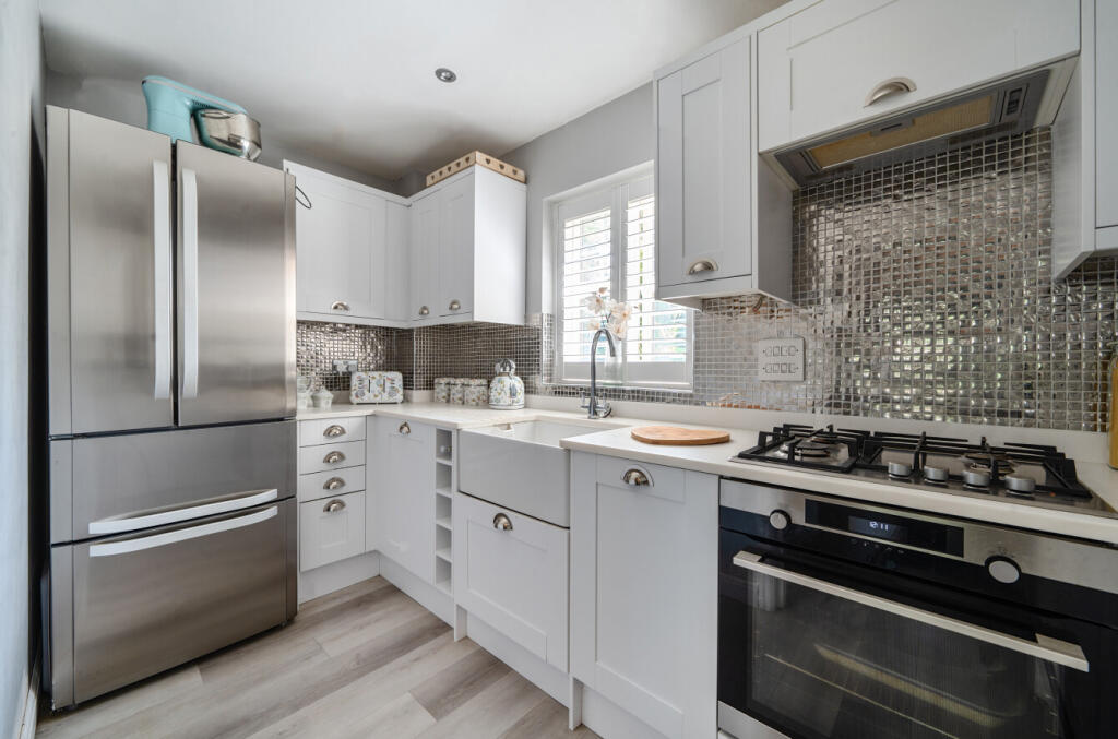 1310849-6-684c2a4...